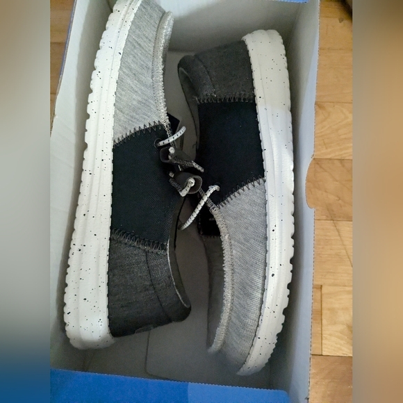 NEW Hey Dude shoes - Picture 2 of 6